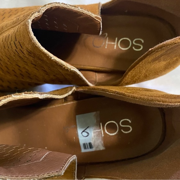 Soho Camel colored peep toe booties Sz 9 - Picture 2 of 11
